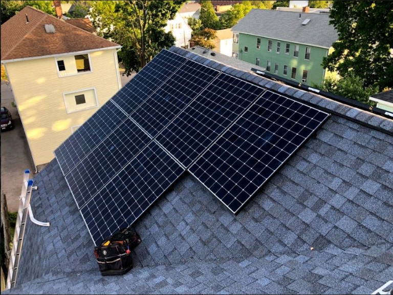 AllBlack vs. Traditional Panels SGE Solar